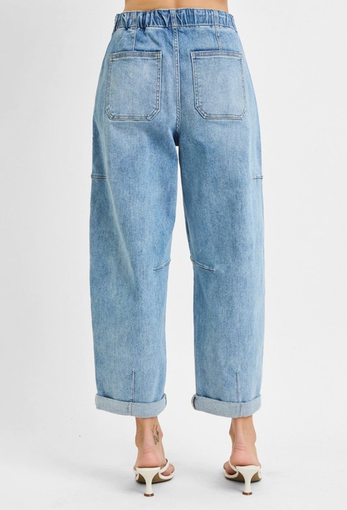 Barrel jeans