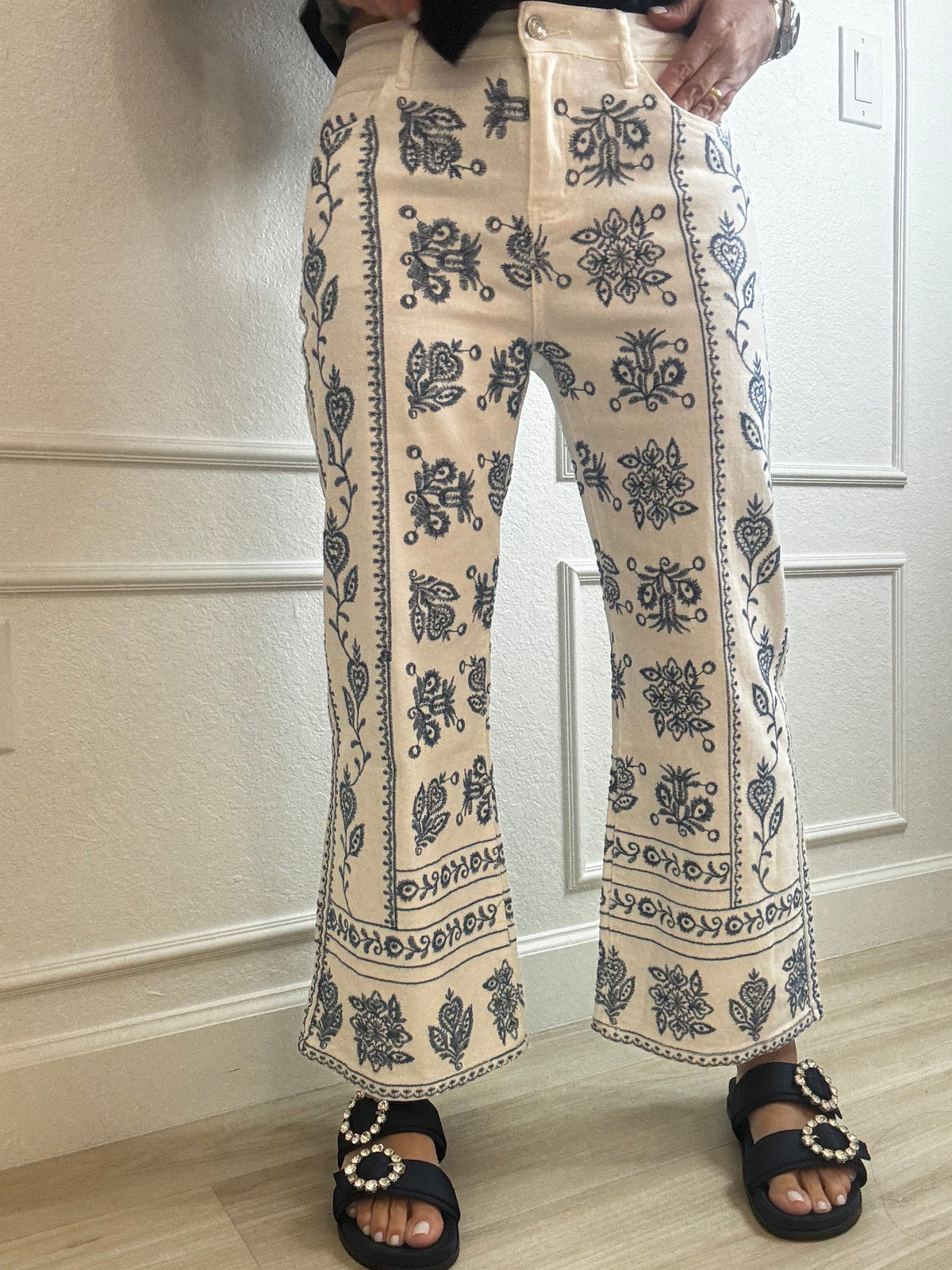 embroidery navy pant