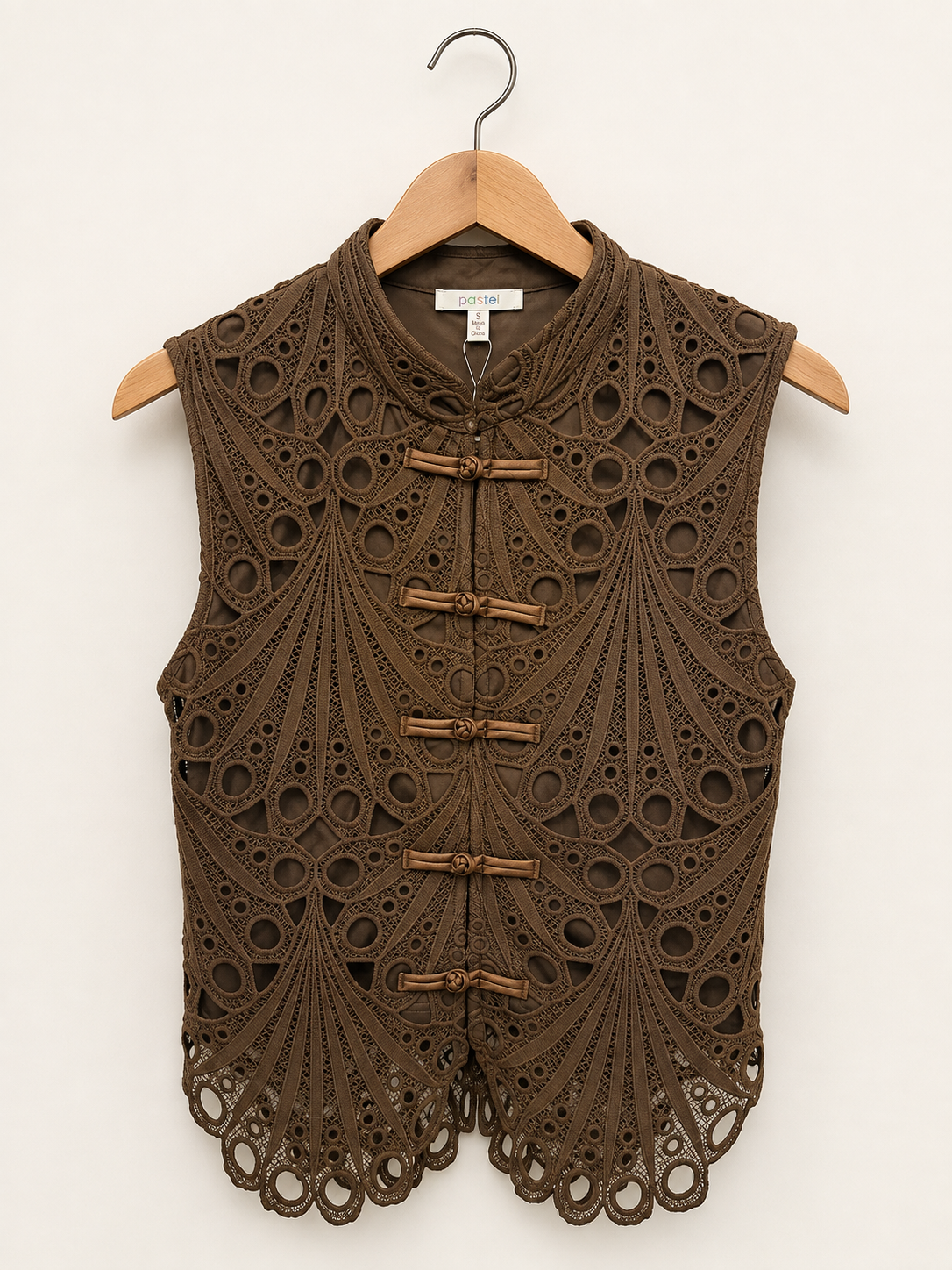 Torchon/brown top