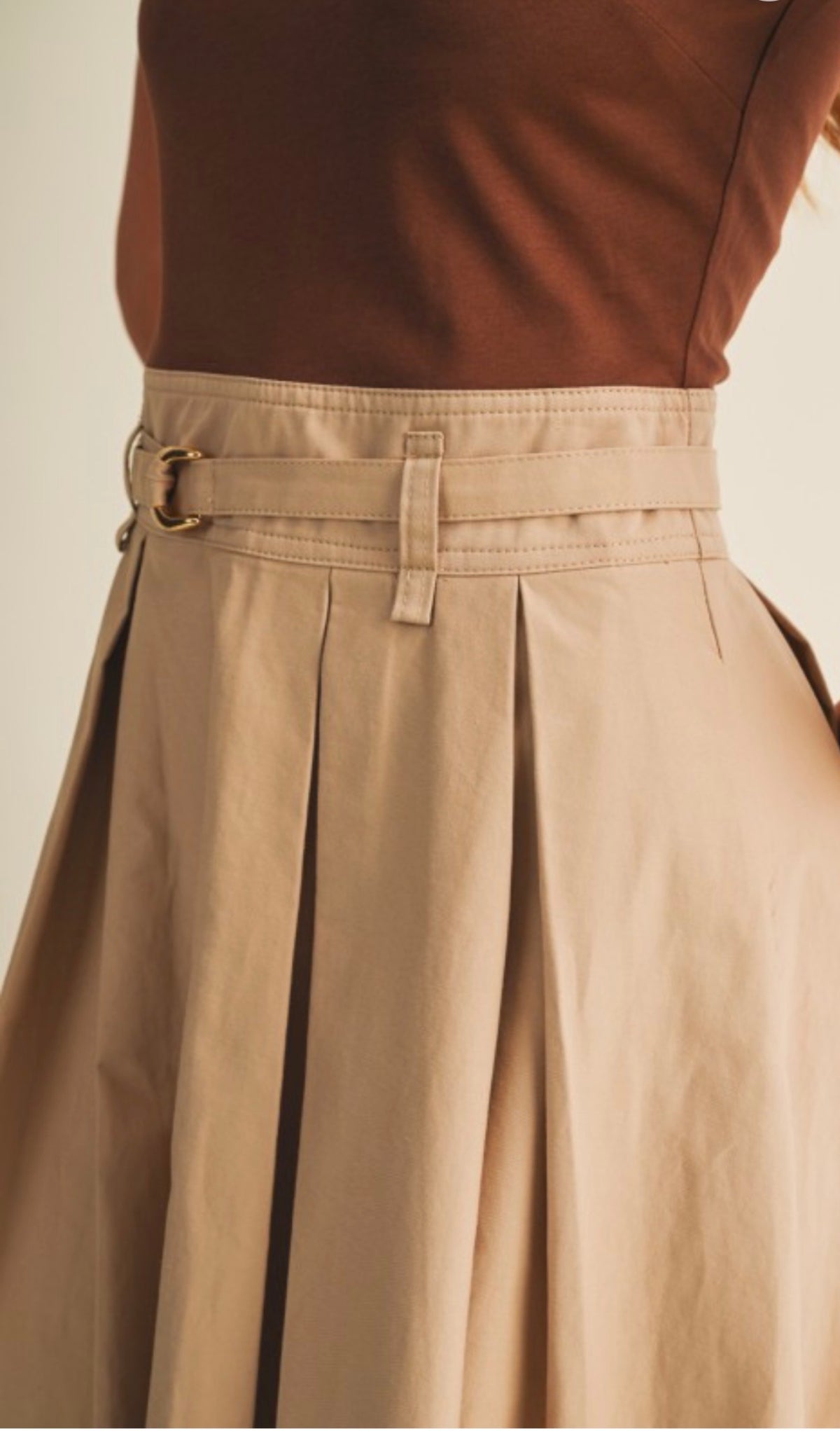 BELTED TWO-TONE PLEATED DRESS