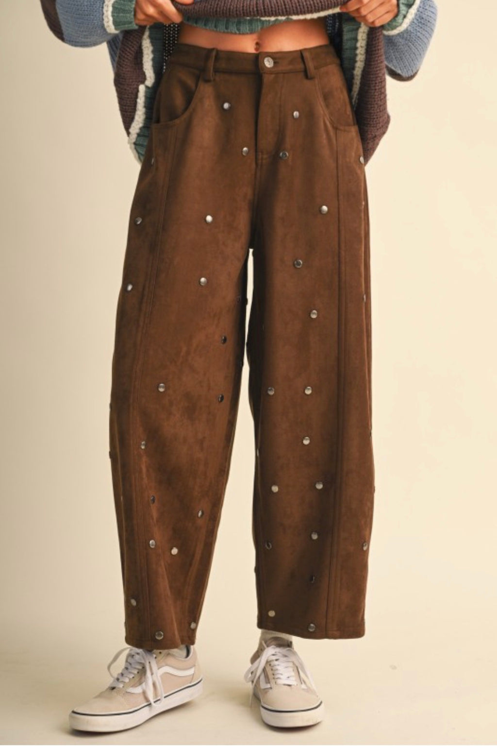 Tachas/suede barrel pants