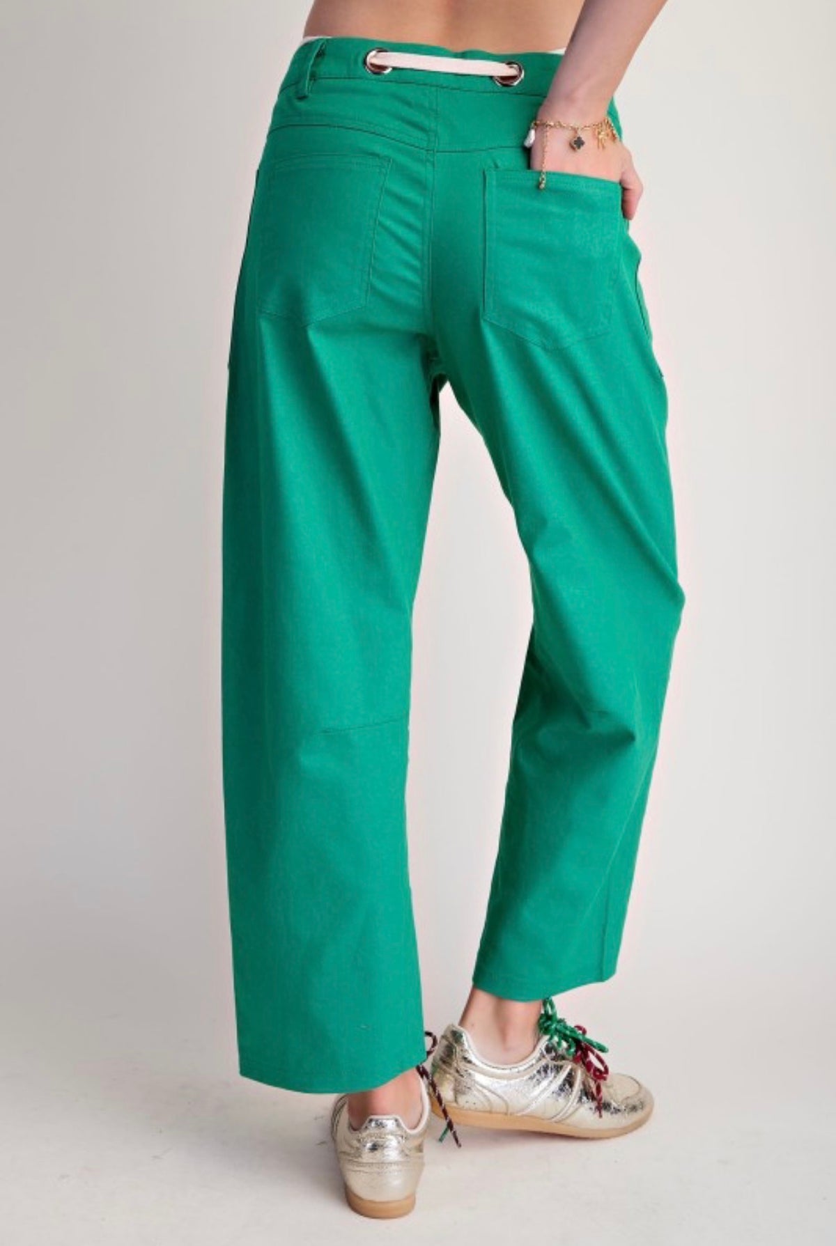 Green barrel pants