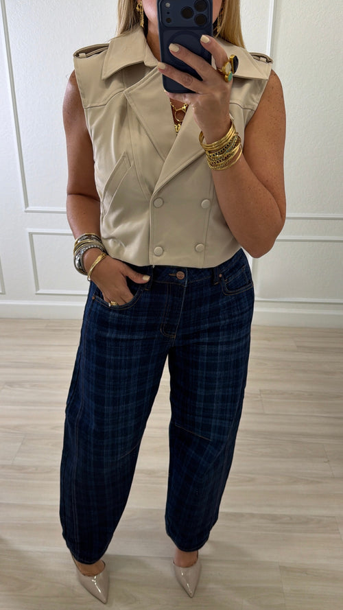 Beige vest