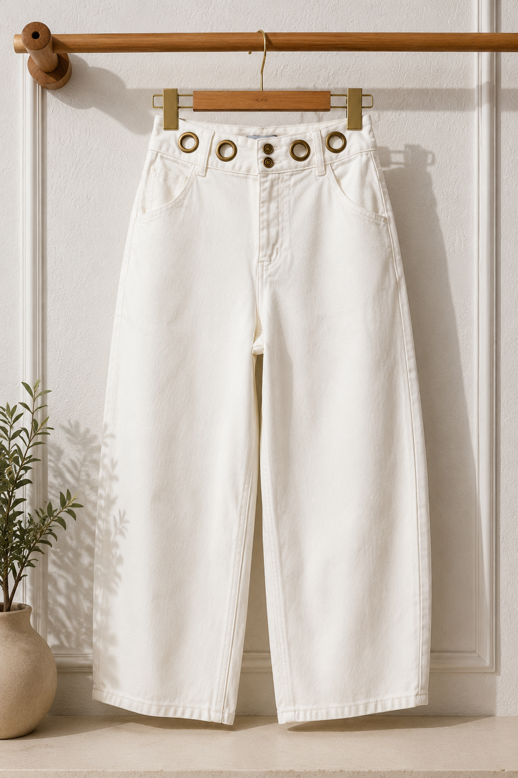 Aros/stretch white pants