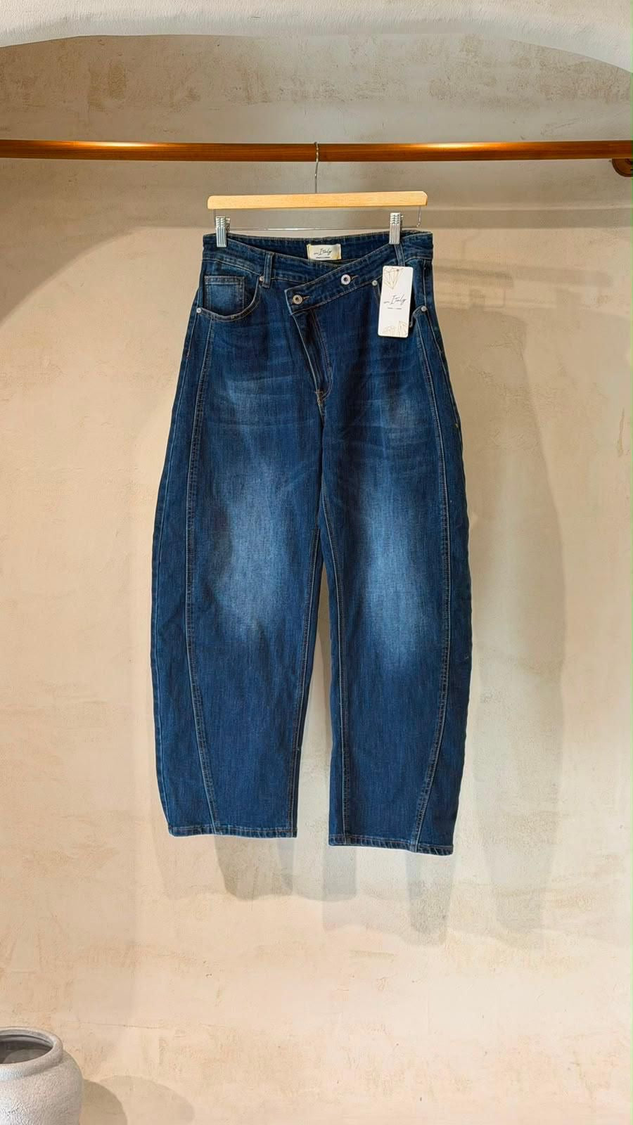 Crossover Stretch Barrel Jean