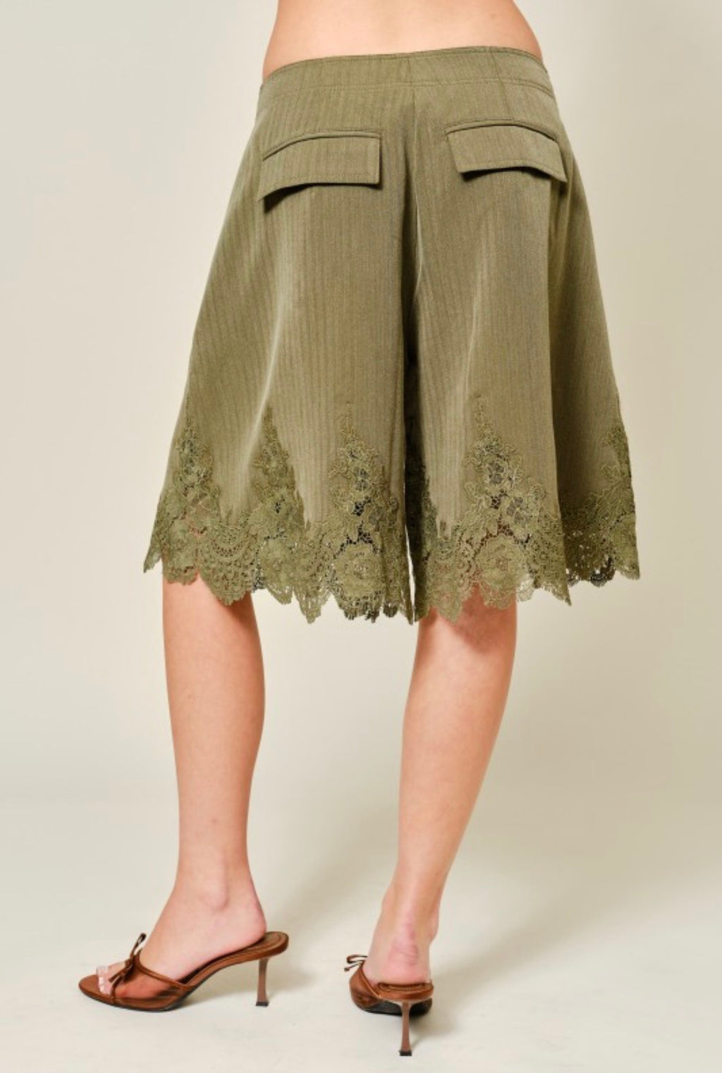 Olive/lace Bermuda