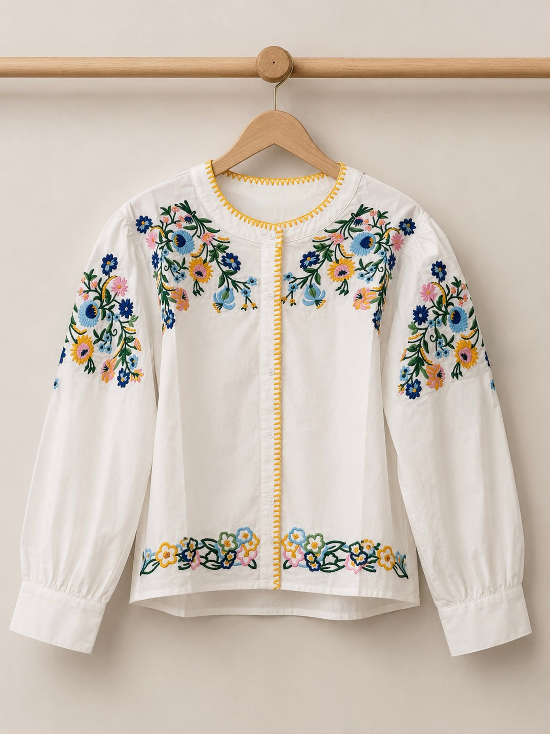 Blouse embroidered flowers
