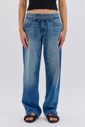 Low baggy jeans