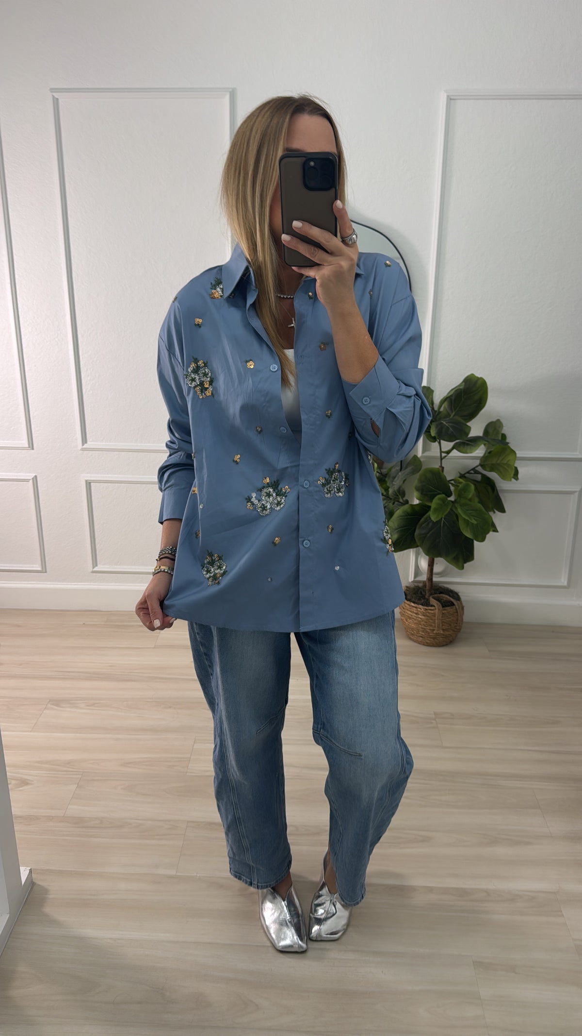 Sequins/Blue blouse