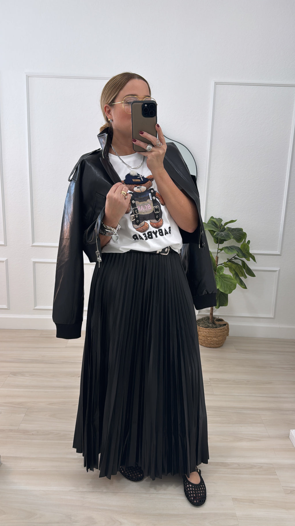 black leather skirt