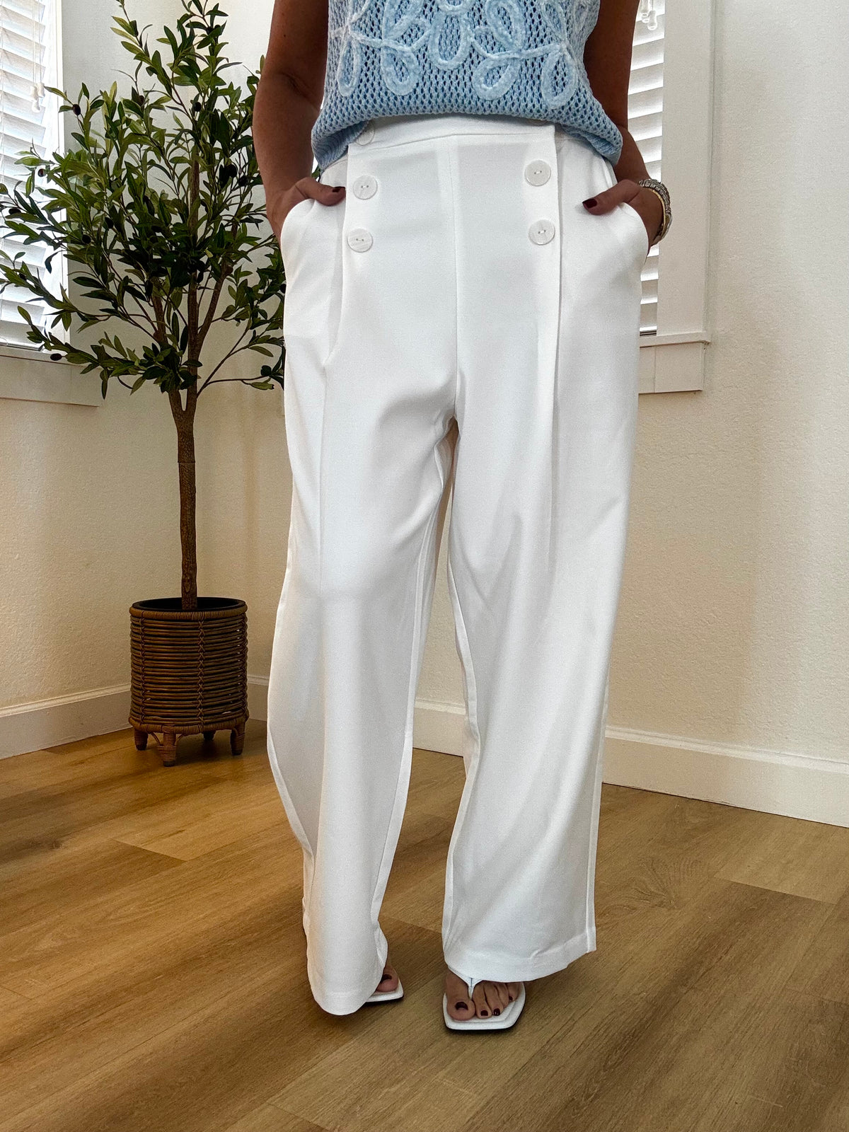 White pant