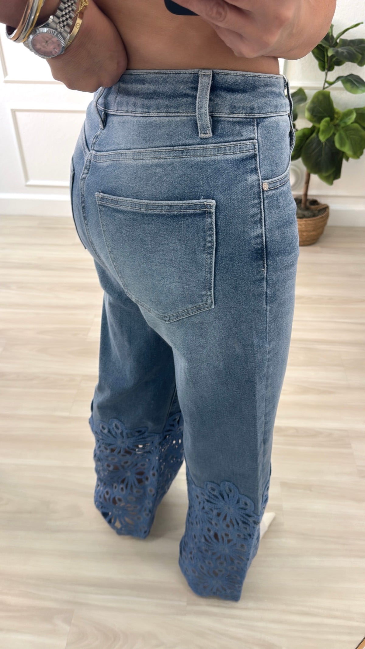 embroidery/sequins jeans