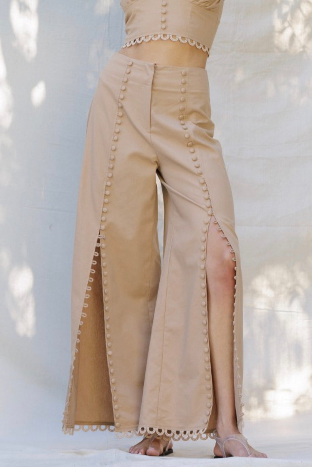 EMBROIDERED HEM WIDE-LEG PANTS WITH
BUTTON DETAIL