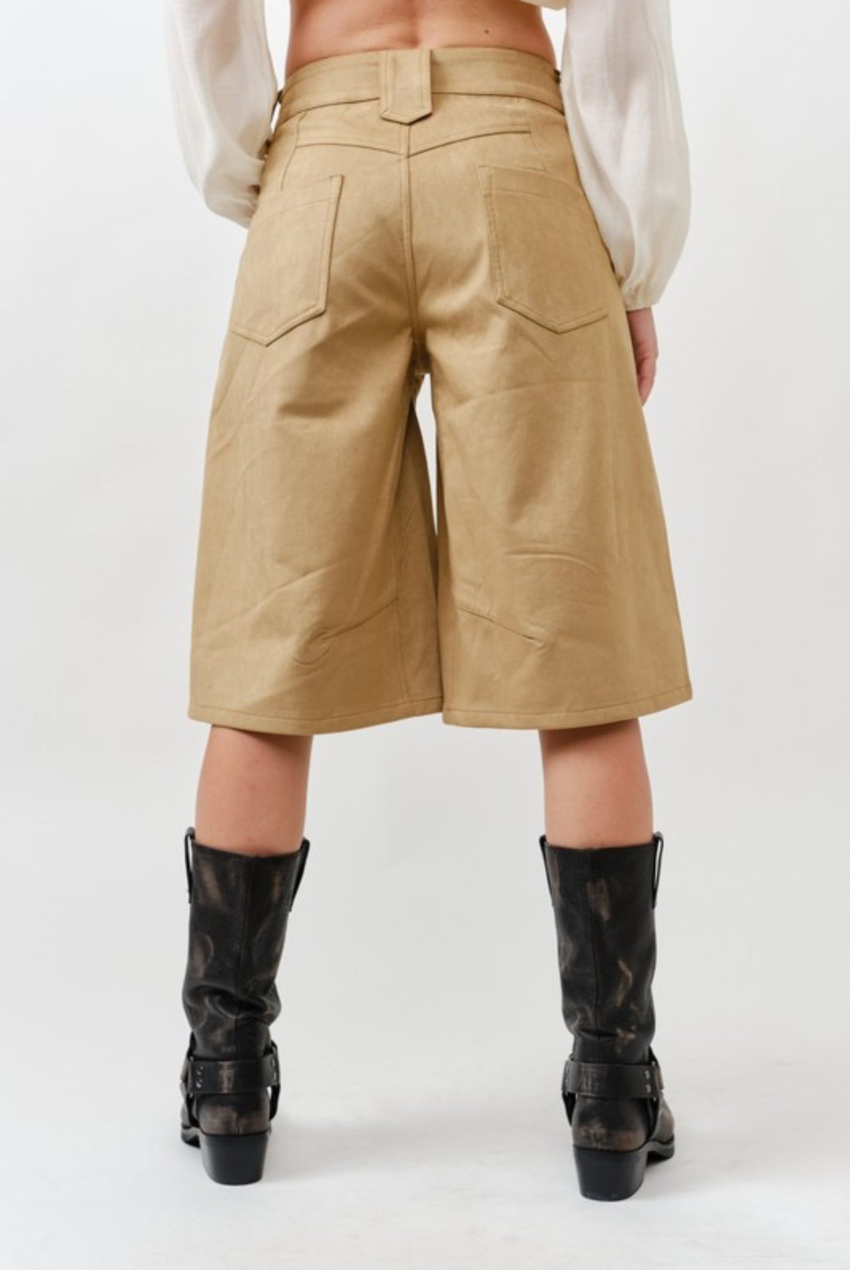 Faux suede beige Bermuda/shorts