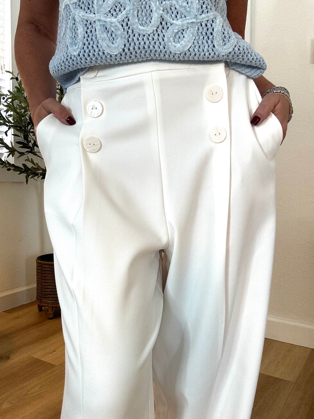 White pant