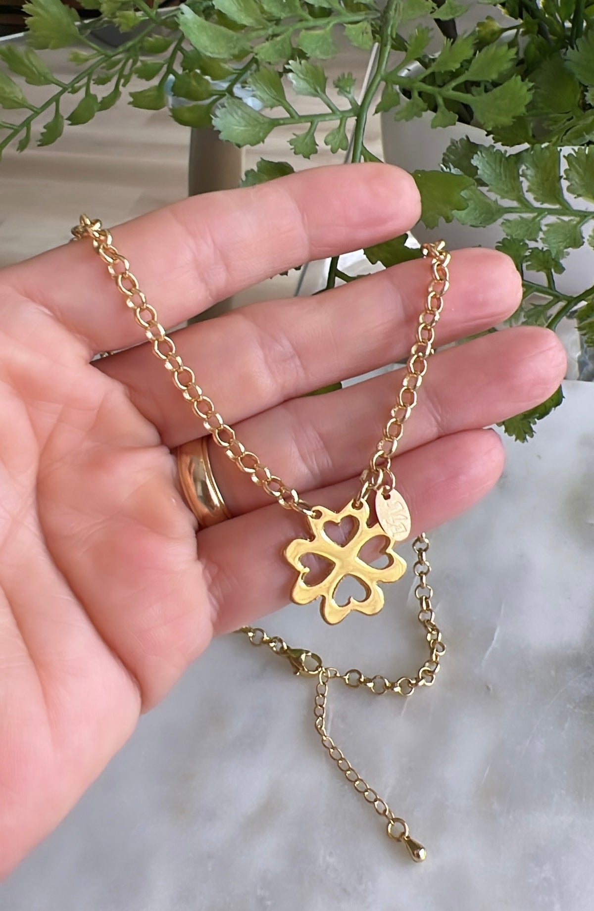 Trébol necklace