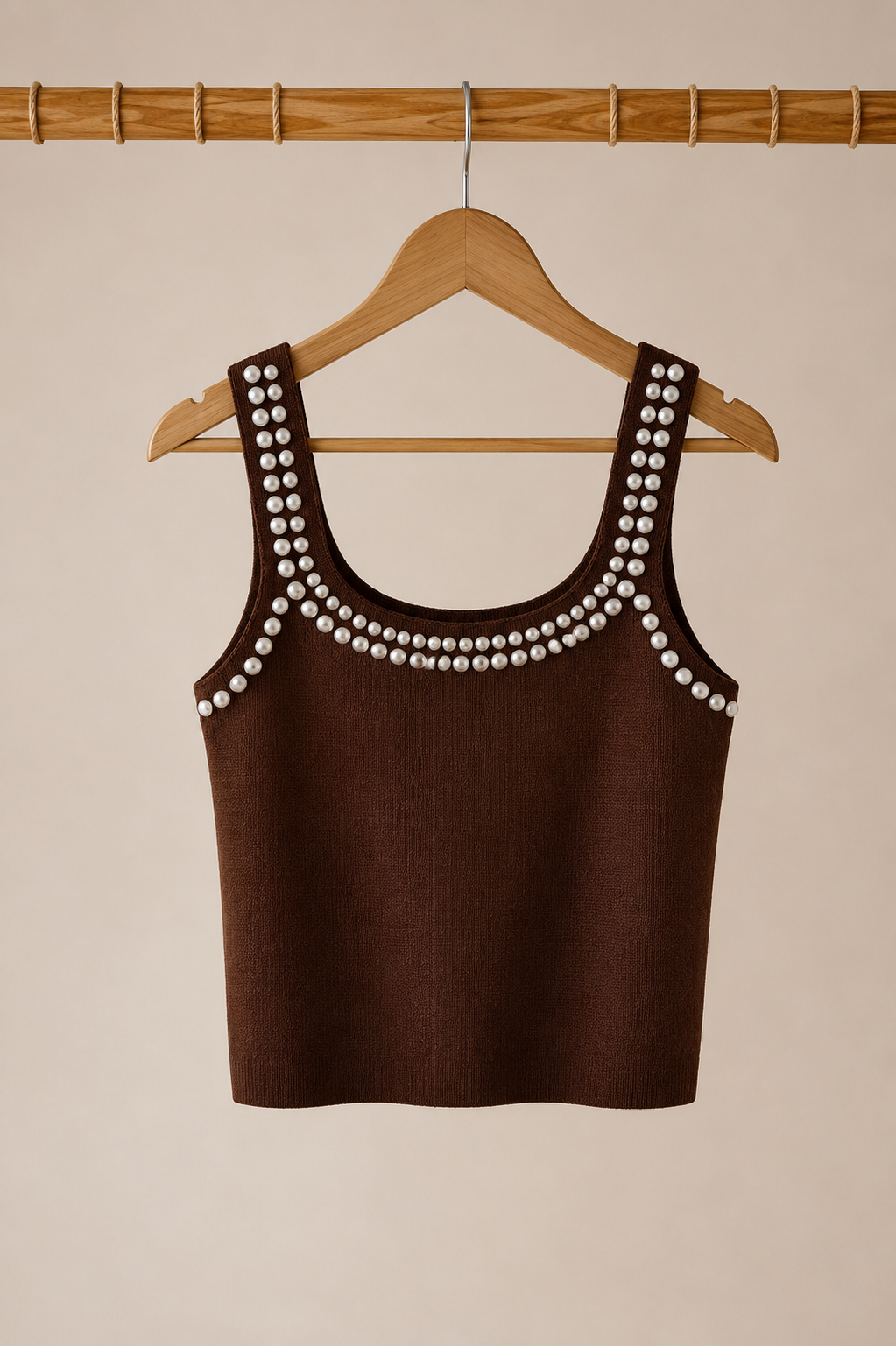 Tachas/Brown top