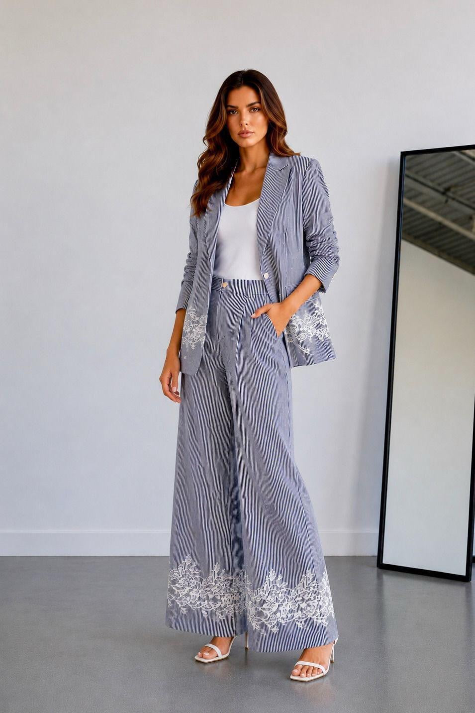 Lola set