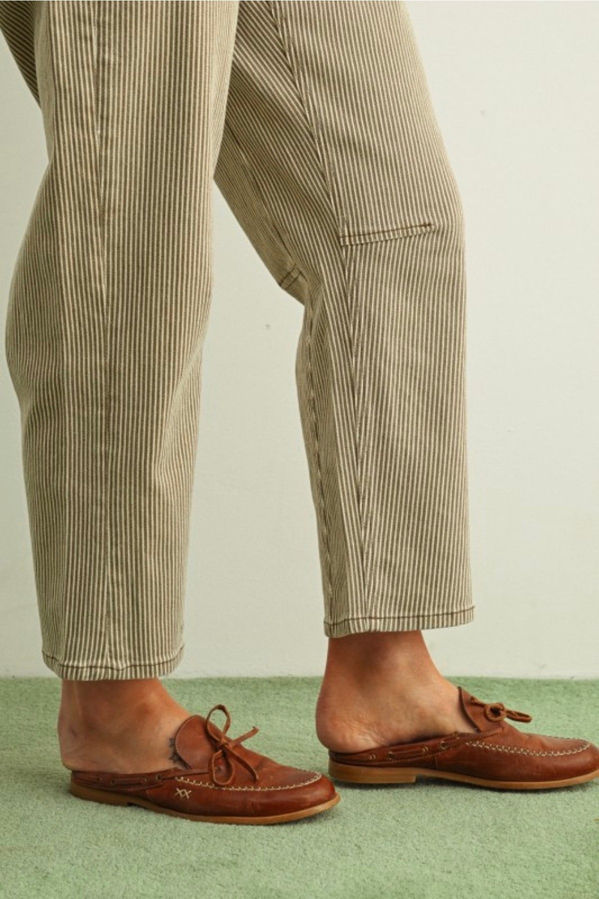Striped whased barrel pants with belt