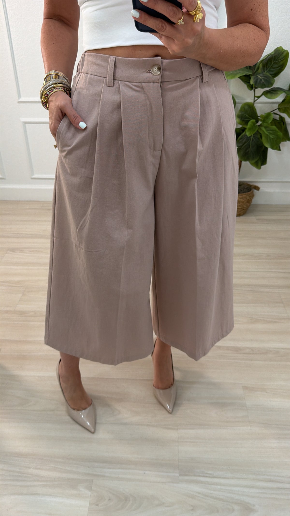 Capri/beige pants