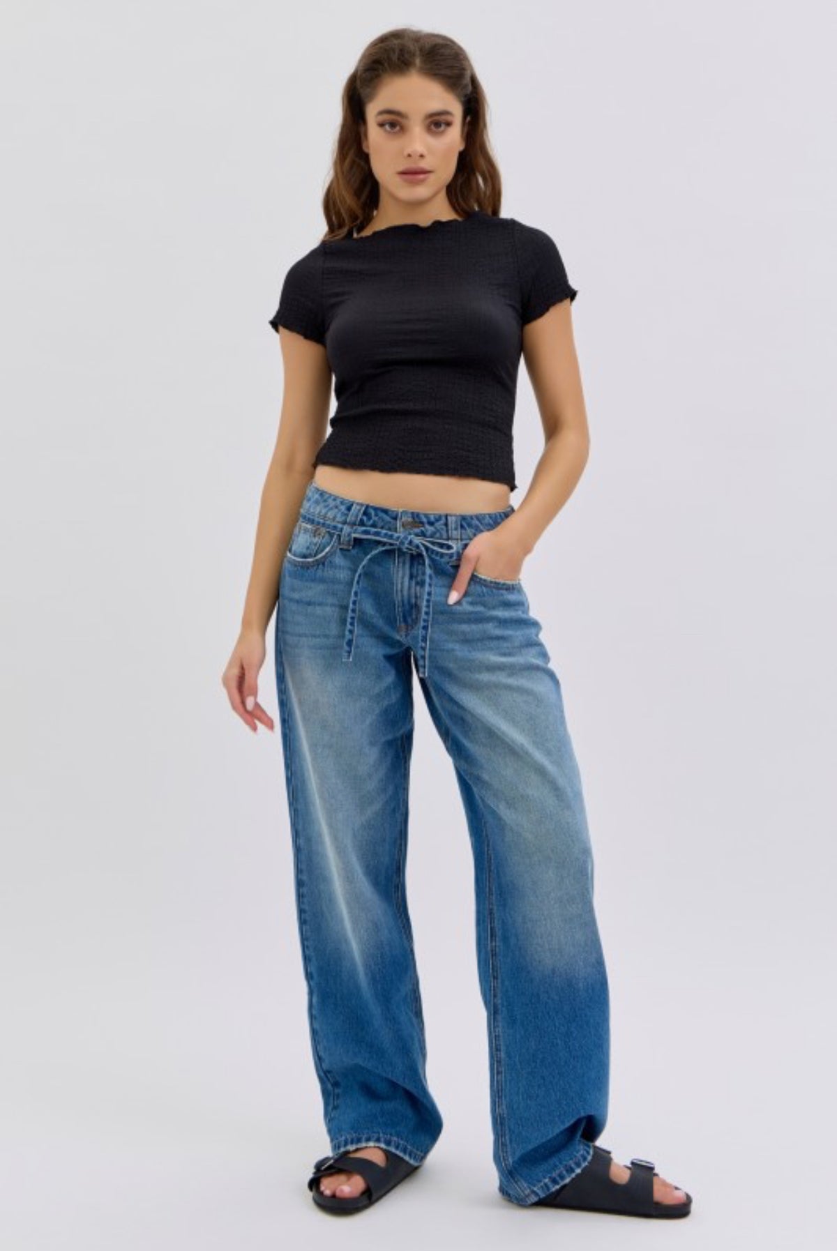 Low baggy jeans