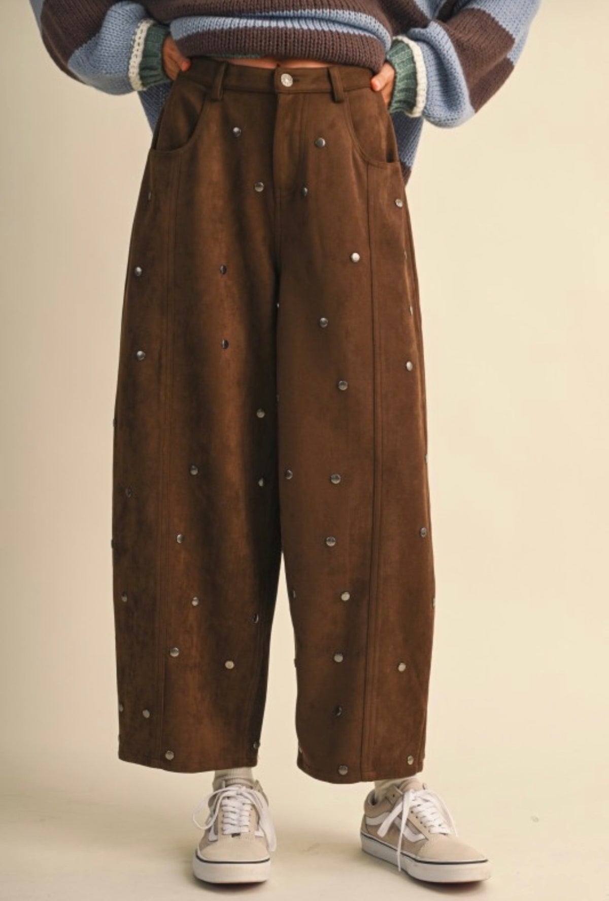 Tachas/suede barrel pants