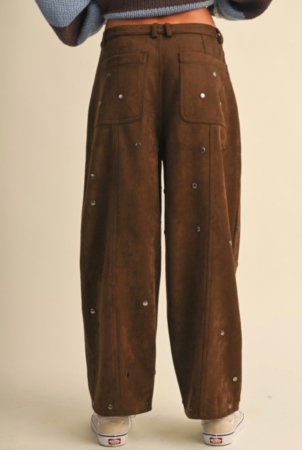 Tachas/suede barrel pants