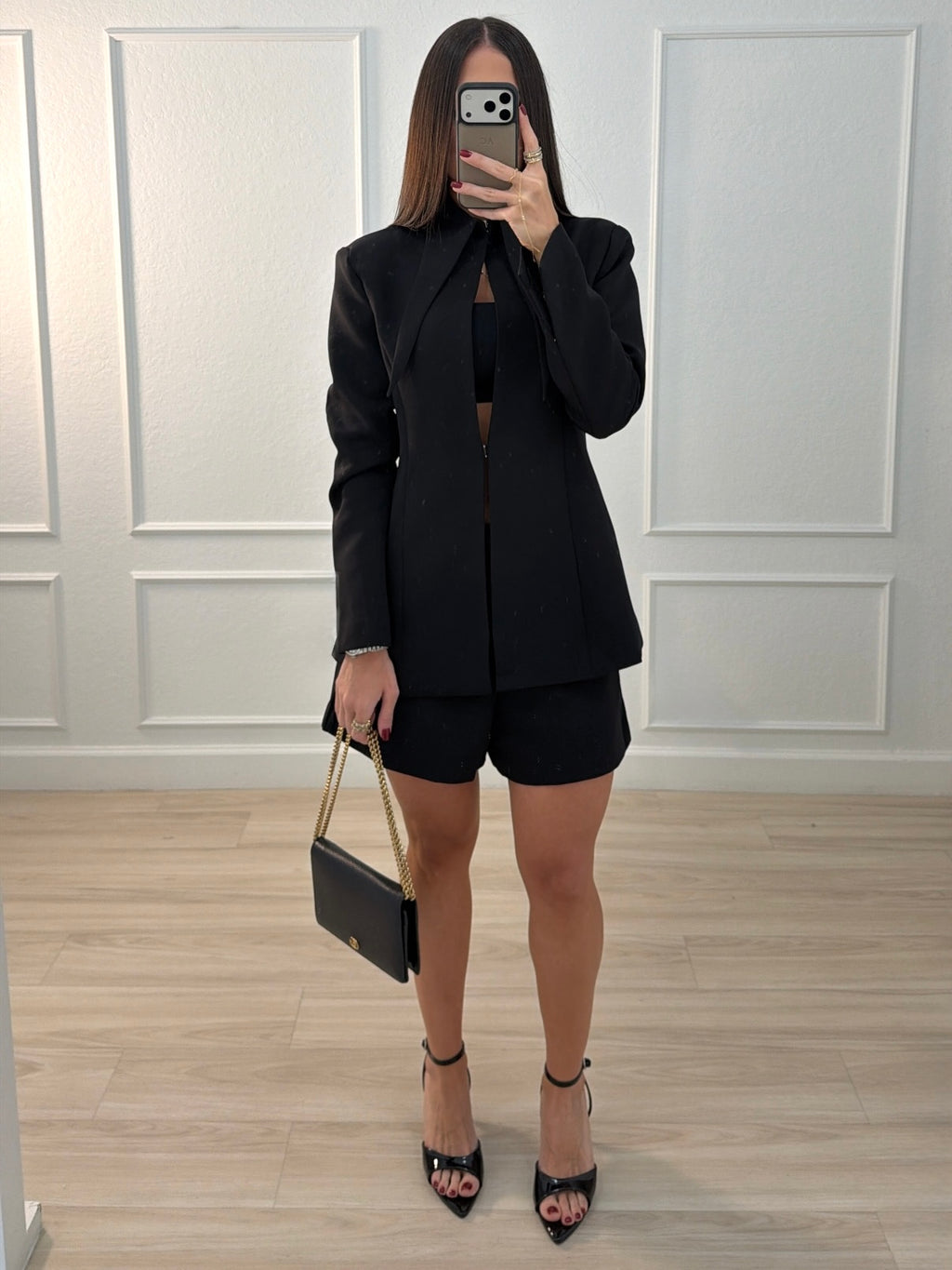 Lola set