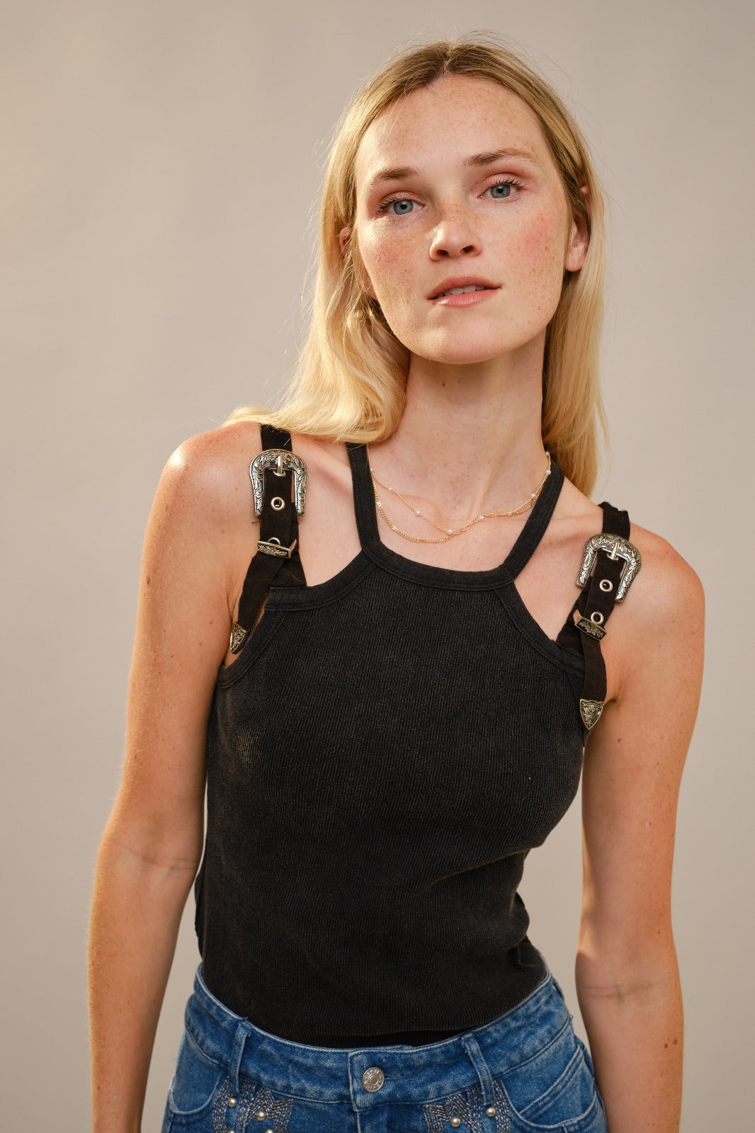 silver buckle top