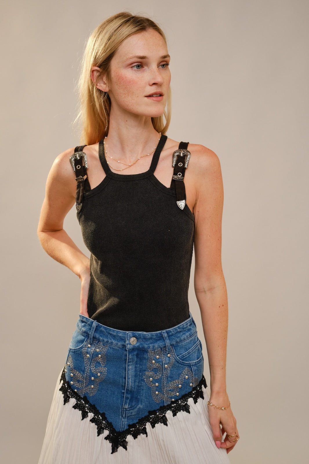 silver buckle top