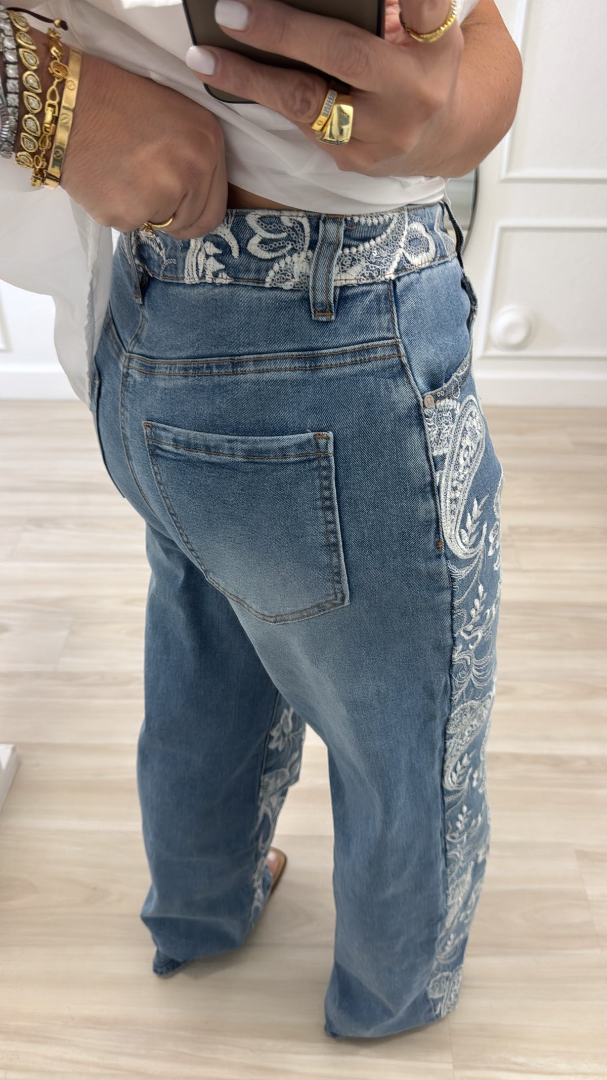 embroidery/stretch jeans