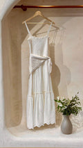 embroidery/white dress