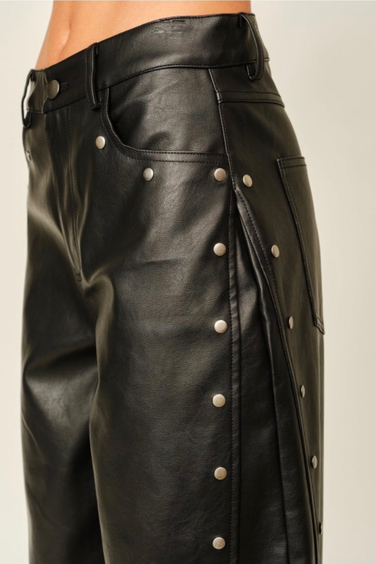 leather pants/metal studs