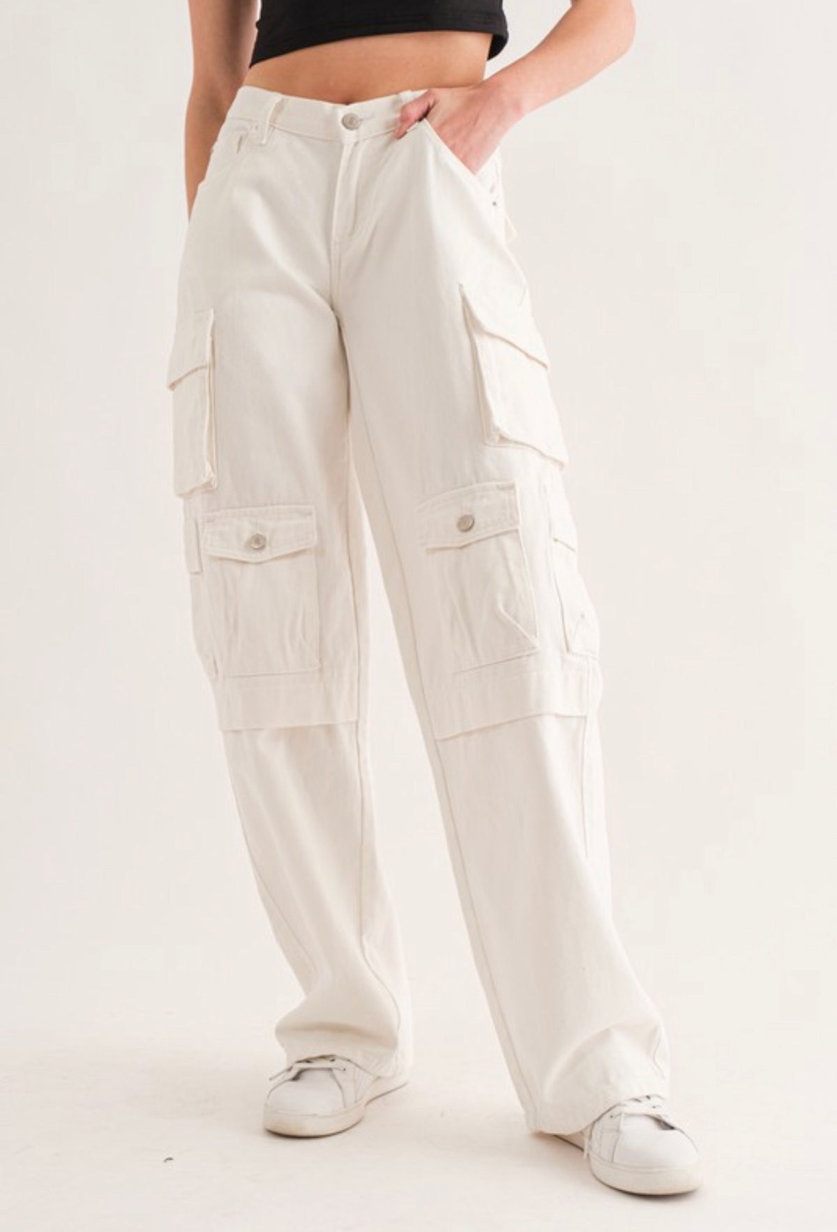 White cargo pant